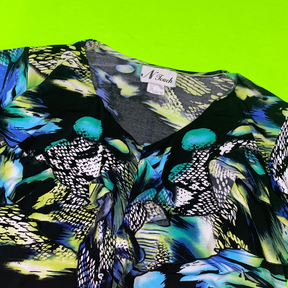 N Touch Womens V-Neck Ruffle Front Abstract Snakeskin Print‎ Top Blue Green L